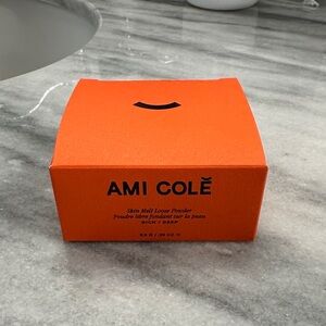 Ami Colé Skin Melt Loose Powder - Rich/Deep